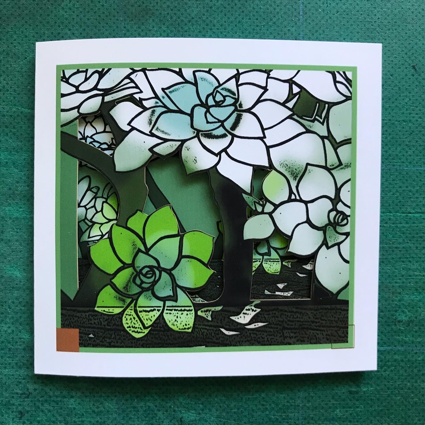 Hens&Chickens Papercut Card (TRIfold)