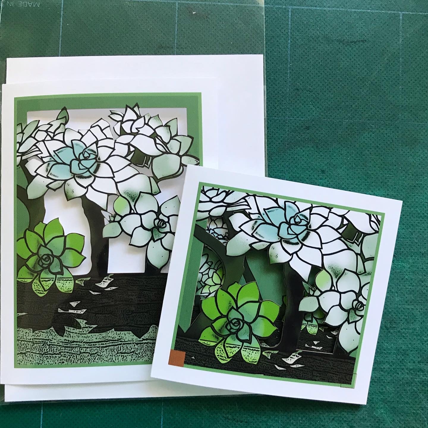 Hens&Chickens Papercut Card (TRIfold)