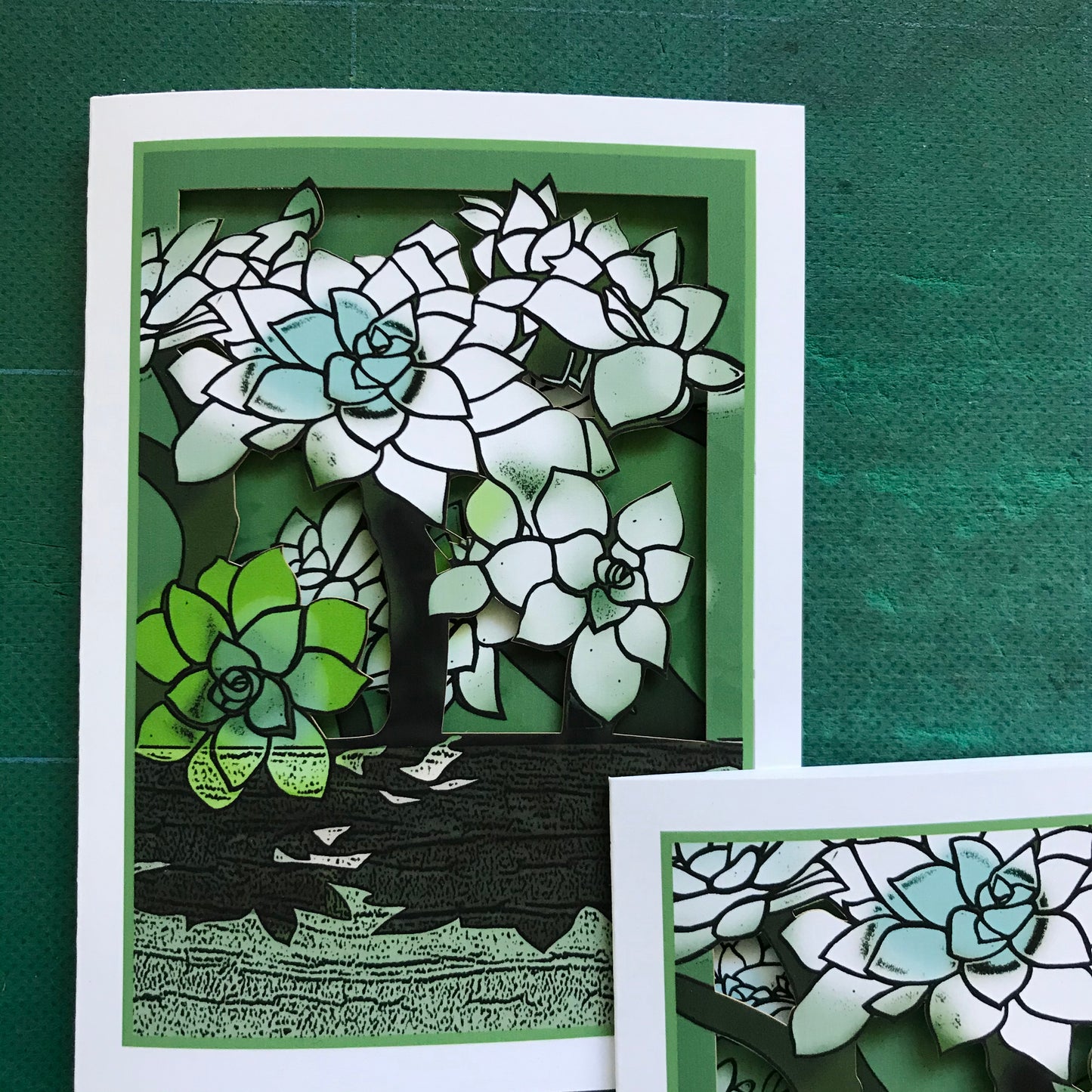 Hens&Chickens Papercut Card (TRIfold)